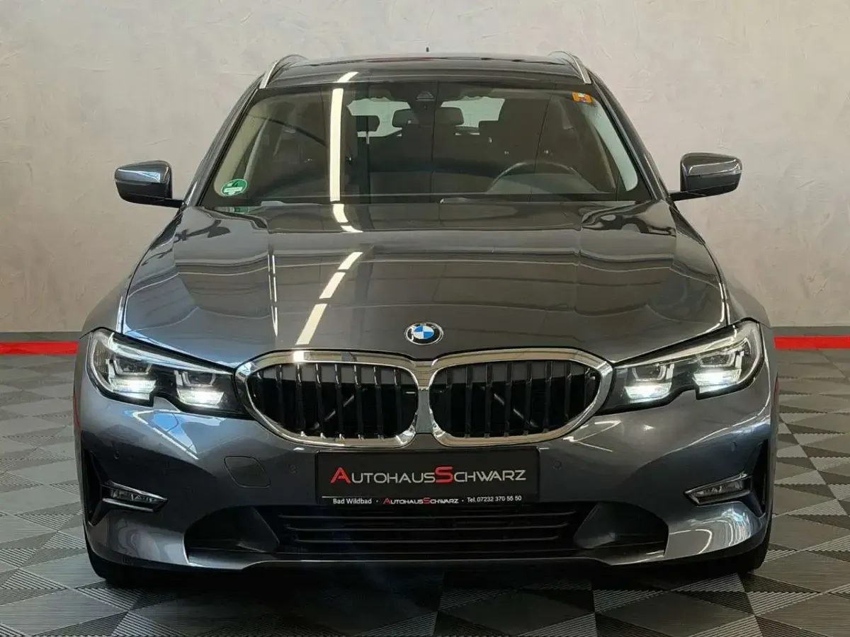 Gebraucht BMW 320 Advantage 184 PS (135 kW) 2021 Mineralgrau metallic Kombi