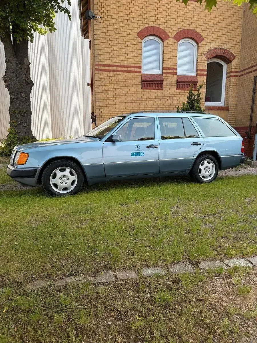 Usata Mercedes E250 94 CV (69 kW) 1990 Station wagon