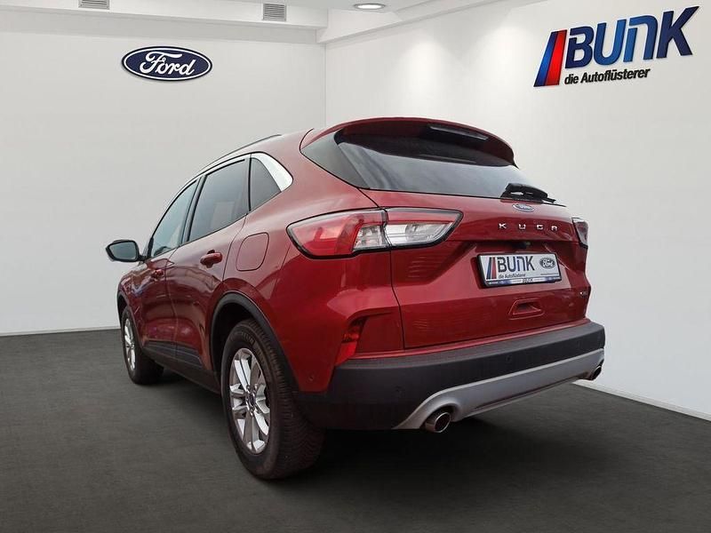 Gebraucht Ford Kuga Titanium 224 PS (164 kW) 2022 Rot SUV