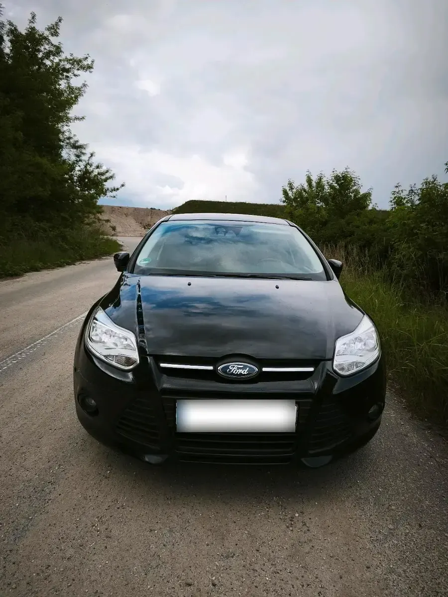 Gebraucht Ford Focus 125 PS (91 kW) 2013 Schwarz Coupé
