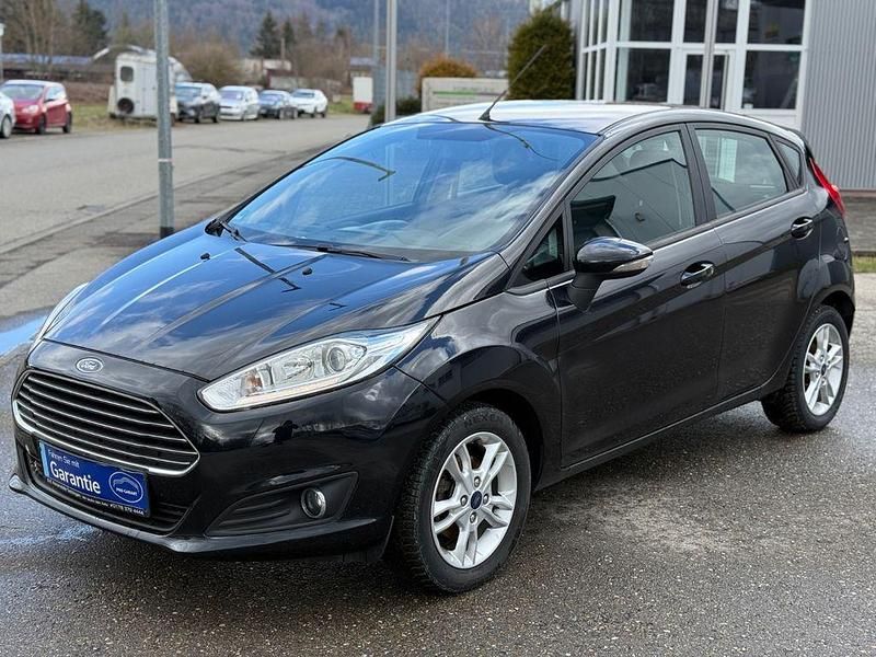 Gebraucht Ford Fiesta 101 PS (74 kW) 2015 Schwarz Limousine