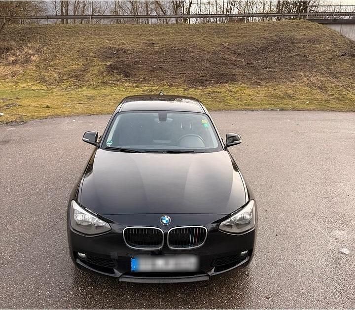 Gebraucht BMW 118 143 PS (105 kW) 2014 Schwarz Kleinwagen