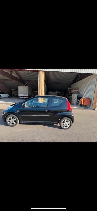 Schwarz Gebraucht 2009 Peugeot 107 Kleinwagen | 1.000 € (Guter Preis) - Bild 1/4