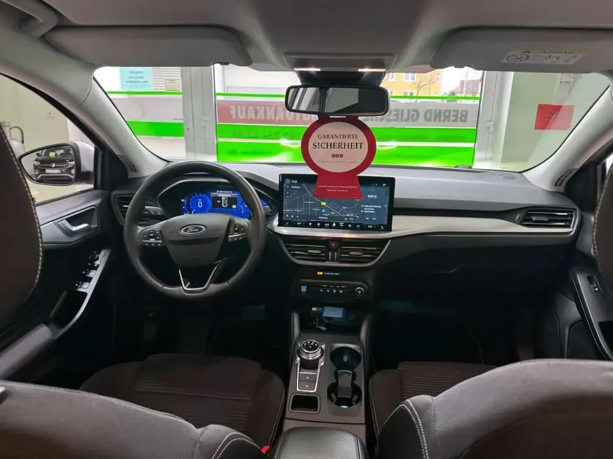 Używany Ford Focus Titanium X 116 KM (85 kW) 2023 Srebrny Kombi