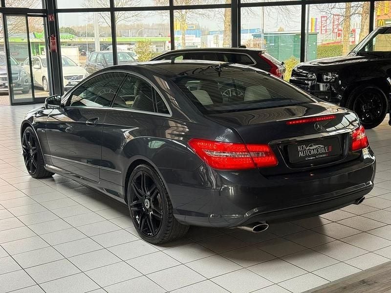Gebraucht Mercedes E350 231 PS (169 kW) 2010 Grau Coupé