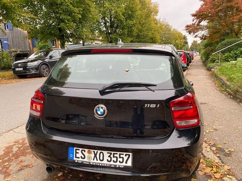 Schwarz Gebraucht 2013 BMW 116 Sport Line Kleinwagen | 5.650 € (Guter Preis) - Bild 1/4