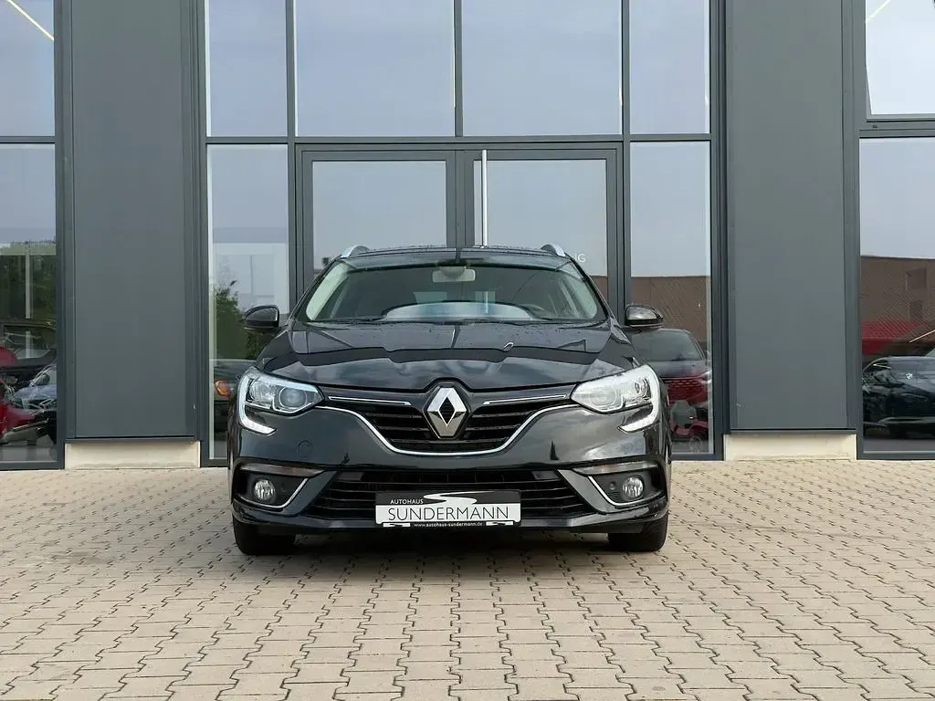 Gebraucht Renault Mégane IV LIMITED 140 PS (102 kW) 2020 Schwarz Limousine