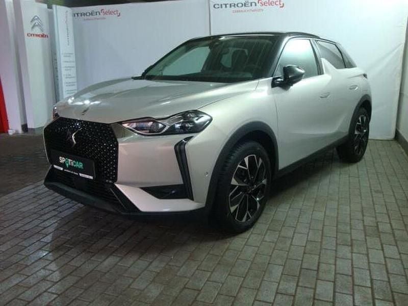 Crystalgrau/dach schwarz Gebraucht 2024 DS Automobiles DS3 Opera Kleinwagen | 19.870 € (Superpreis) - Bild 1/4