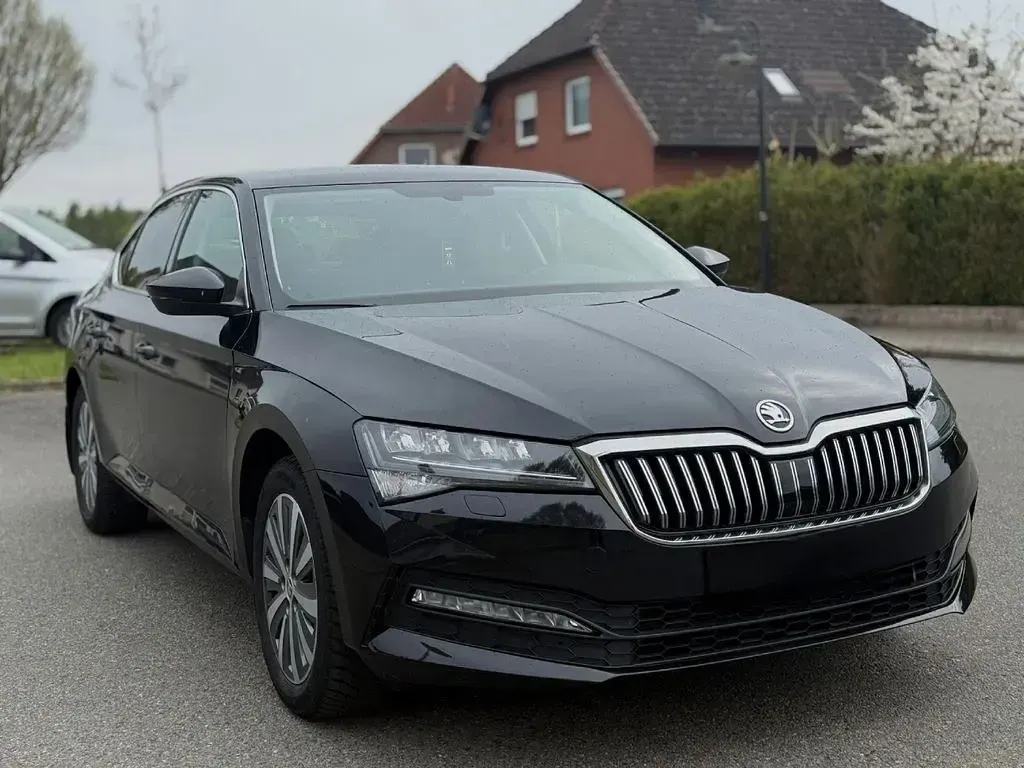 Gebraucht Skoda Superb 150 PS (110 kW) 2022 Schwarz Limousine