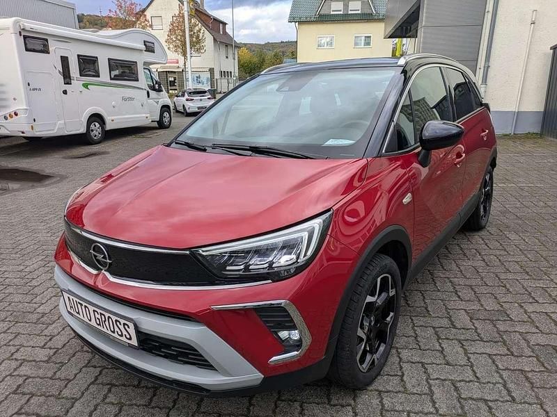 Lackierung peperoncino red/met (metallic) Gebraucht 2024 Opel Crossland X Ultimate SUV | 18.850 € (Fairer Preis) - Bild 1/4