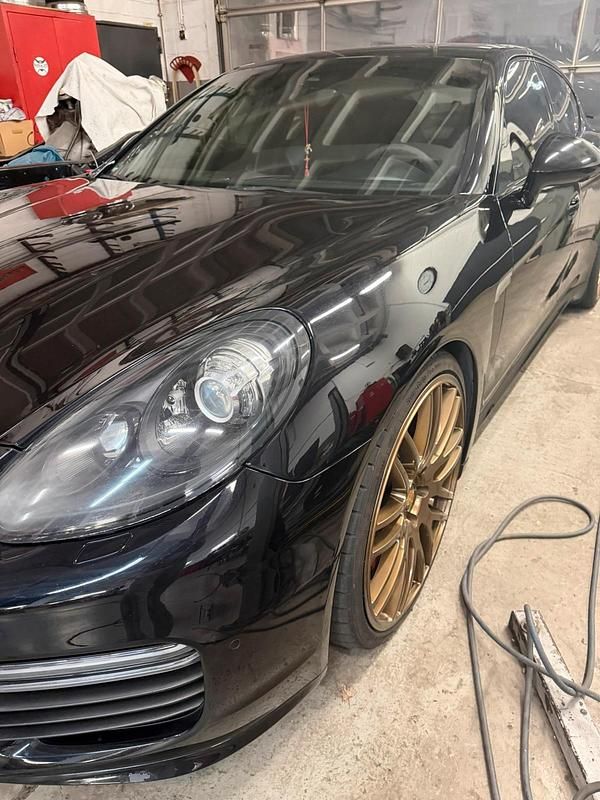 Schwarz Gebraucht 2015 Porsche Panamera Limousine | 29.000 € - Bild 1/4