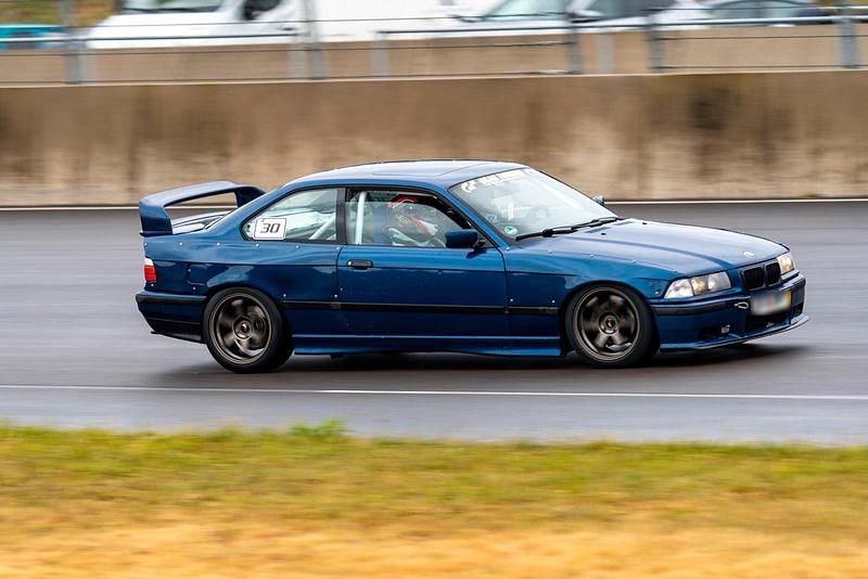 Gebraucht BMW 318 192 PS (141 kW) 1994 Blau Coupé