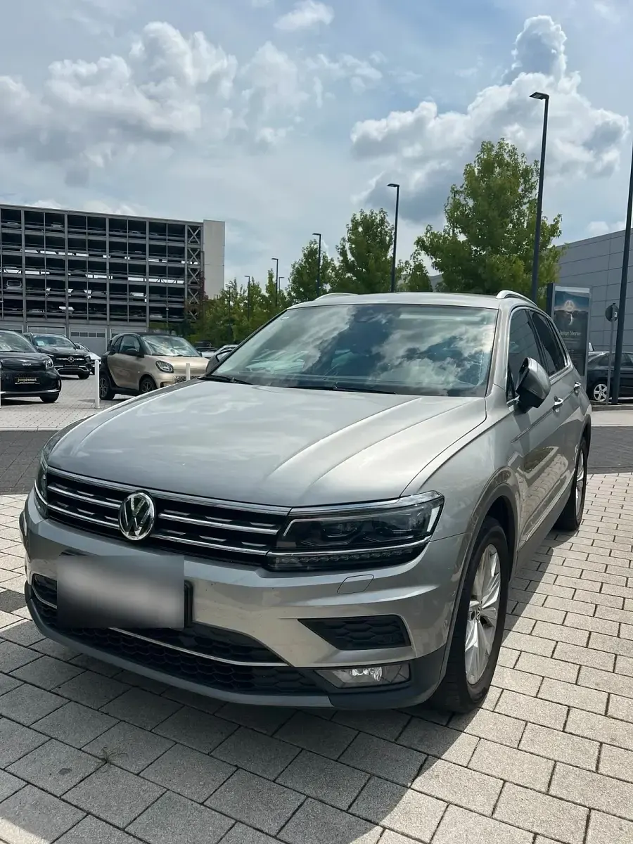 Gebraucht VW Tiguan Individual 150 PS (110 kW) 2020 Grau SUV