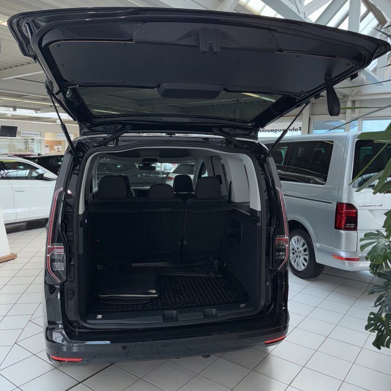 Gebraucht VW Caddy Life 122 PS (89 kW) 2023 Schwarz Van / Kleinbus