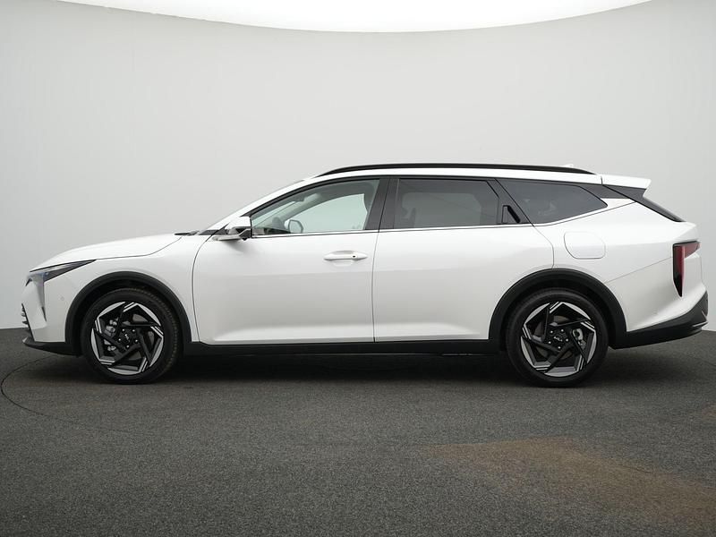 Neu Kia K4 150 PS (110 kW) 2026 Snow white pearl Kombi