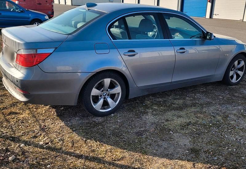 Gebraucht BMW 520 170 PS (125 kW) 2003 Blau Limousine