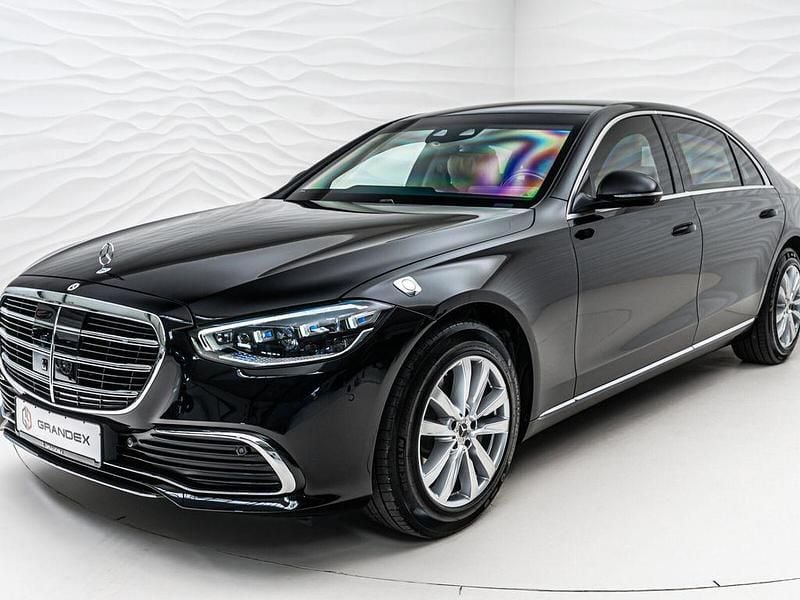 Schwarz Neu 2025 Mercedes S680 Limousine | 934.150 € - Bild 1/4