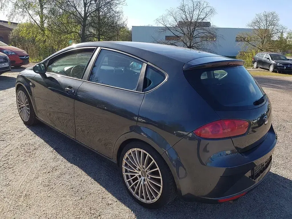 Used Seat Leon Reference 125 HP (91 kW) 2011 Hatchback