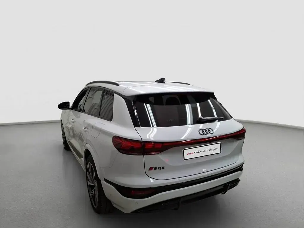 Second-hand Audi SQ6 e-tron Sport 359 kW (489 CP) 2024 Alb SUV