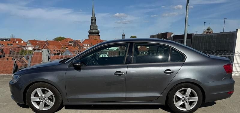 Usata VW Jetta 140 CV (102 kW) 2011 Argento Berlina