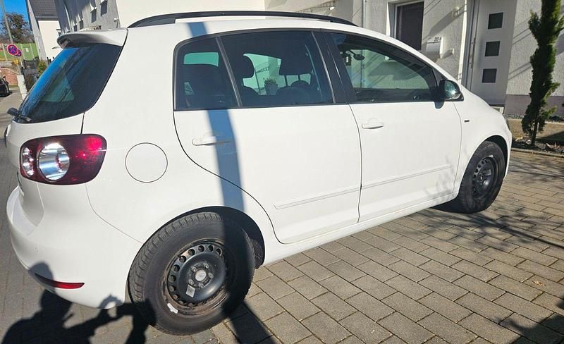 Gebraucht VW Golf Plus Cross Trendline 105 PS (77 kW) 2012 Weiß Van / Kleinbus