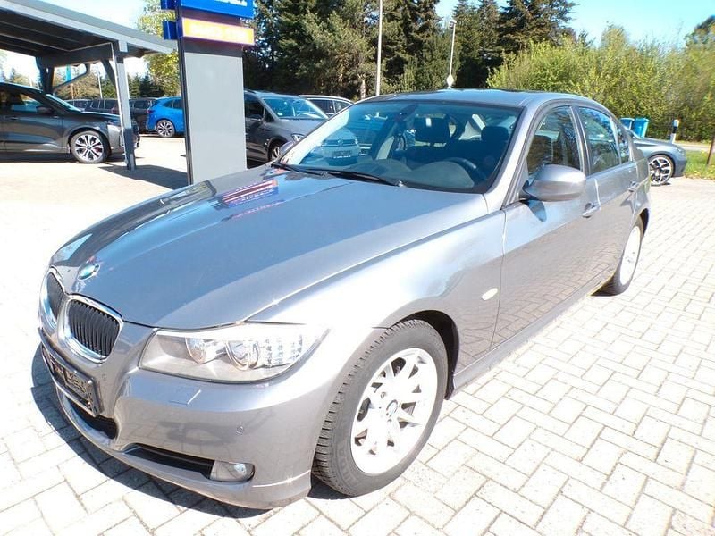 Second-hand BMW 318 143 CP (105 kW) 2011 Gri Berlinǎ