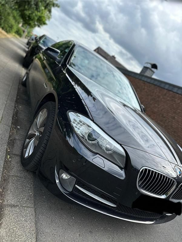 Schwarz Gebraucht 2010 BMW 530 Limousine | 12.500 € (Guter Preis) - Bild 1/4