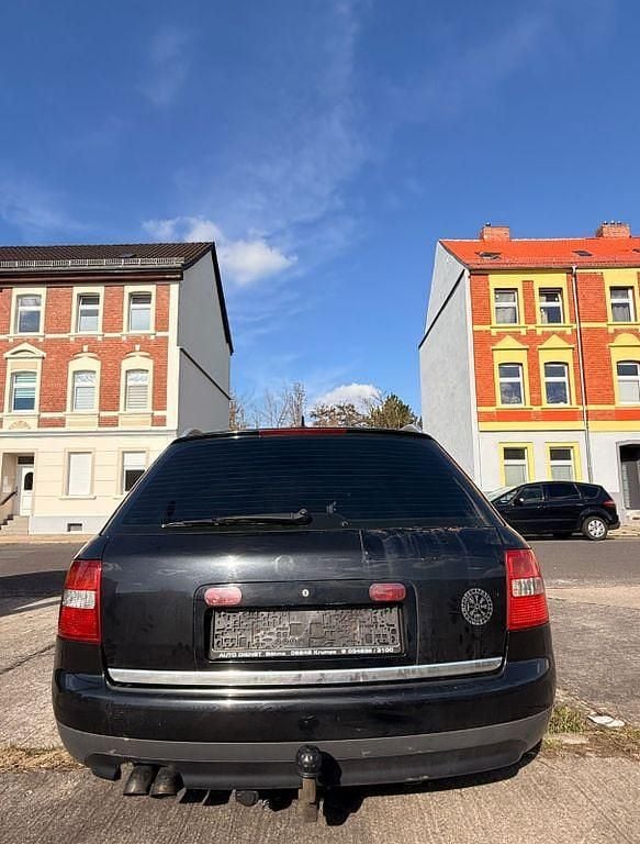 Gebraucht Audi A6 163 PS (119 kW) 2001 Schwarz Kombi