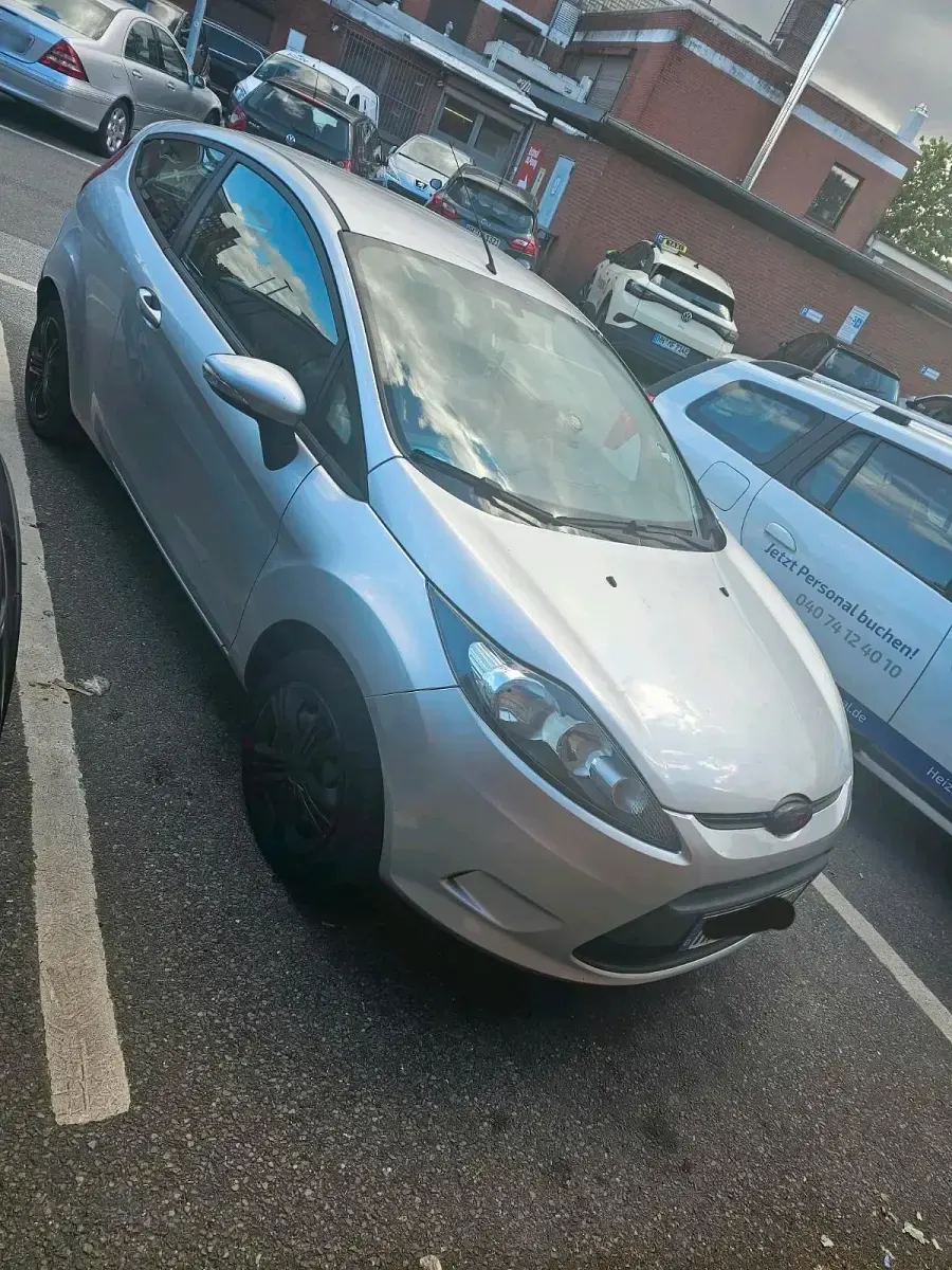 Second-hand Ford Fiesta 82 CP (60 kW) 2010 Argintiu Hatchback