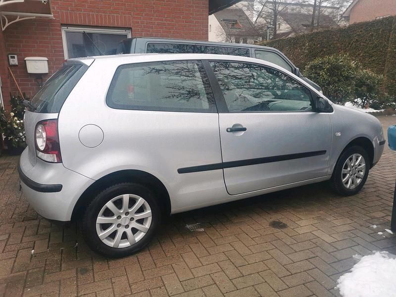 Gebraucht VW Polo 54 PS (39 kW) 2004 Silber Kleinwagen