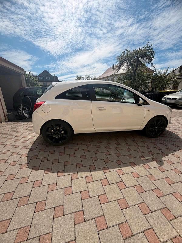 Gebraucht Opel Corsa 87 PS (63 kW) 2012 Weiß Kleinwagen