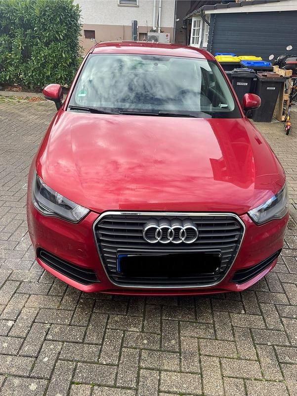 Rot Gebraucht 2012 Audi A1 Kleinwagen | 6.500 € (Fairer Preis) - Bild 1/4