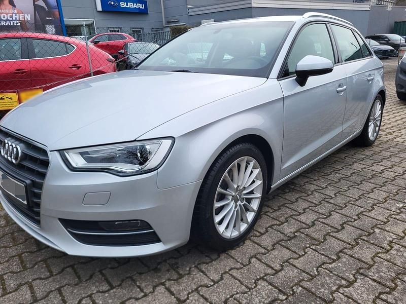 Gebraucht Audi A3 Ambiente 125 PS (91 kW) 2013 Silber Limousine