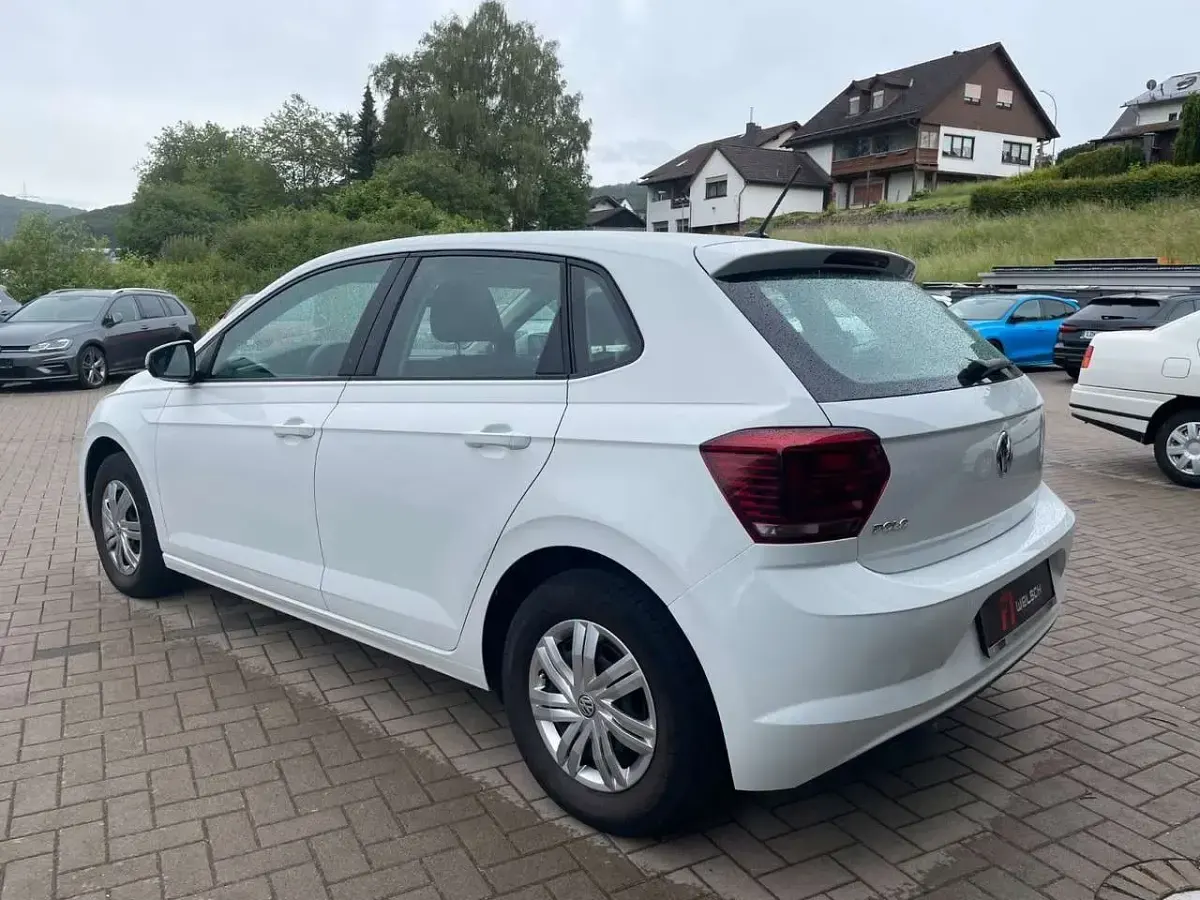 Gebraucht VW Polo Trendline 75 PS (55 kW) 2018 Pure white Kleinwagen