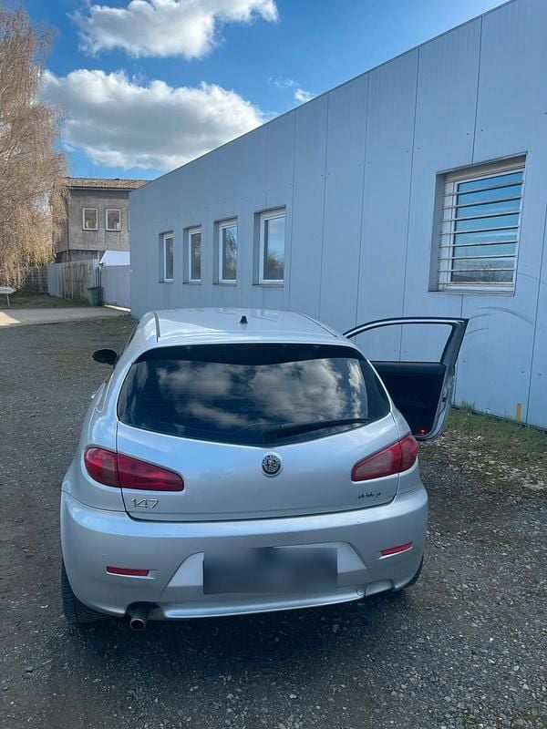 Gebraucht Alfa Romeo 147 120 PS (88 kW) 2008 Grau Kleinwagen