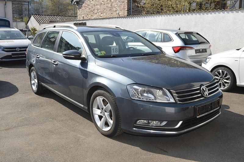 Islandgraumet Gebraucht 2013 VW Passat Comfortline Kombi | 7.890 € (Guter Preis) - Bild 1/4