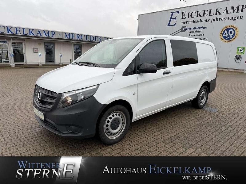 Weiß Gebraucht 2023 Mercedes Vito Van / Kleinbus | 29.155 € (Etwas zu teuer) - Bild 1/3