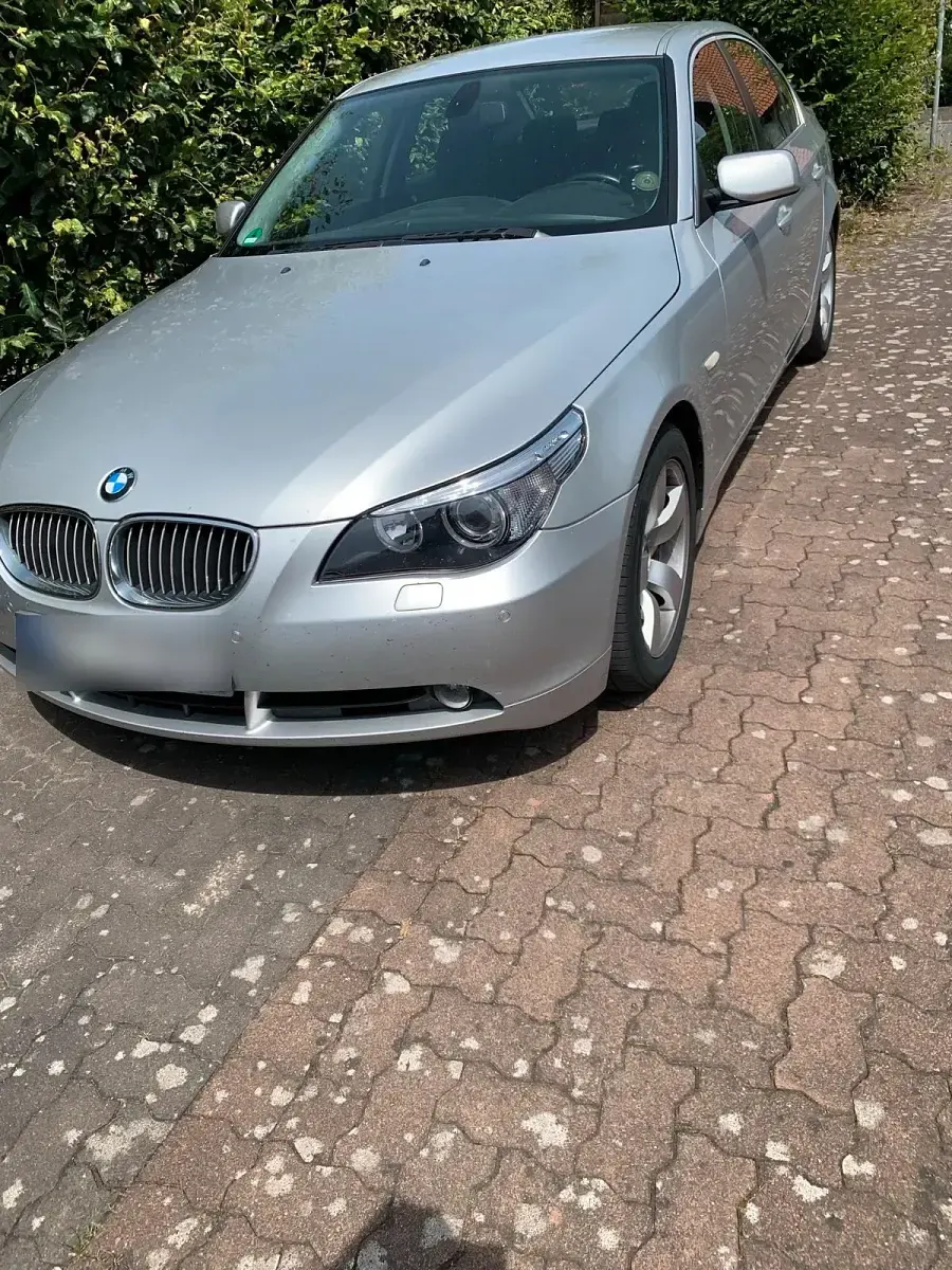 Second-hand BMW 525 177 CP (130 kW) 2004 Argintiu Berlinǎ
