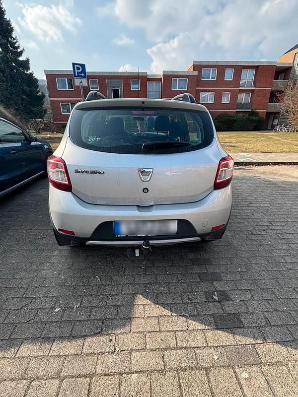 Gebraucht Dacia Sandero Stepway 90 PS (66 kW) 2014 Grau SUV