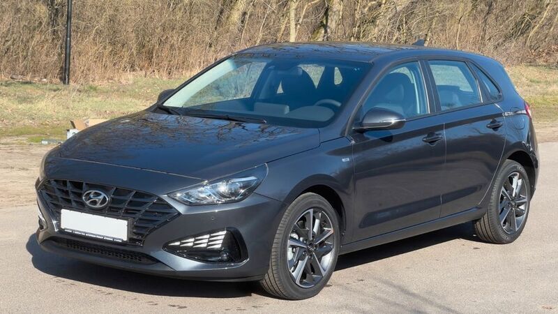 Dark knight Neu 2024 Hyundai i30 Trend Limousine | 24.490 € (Superpreis) - Bild 1/4