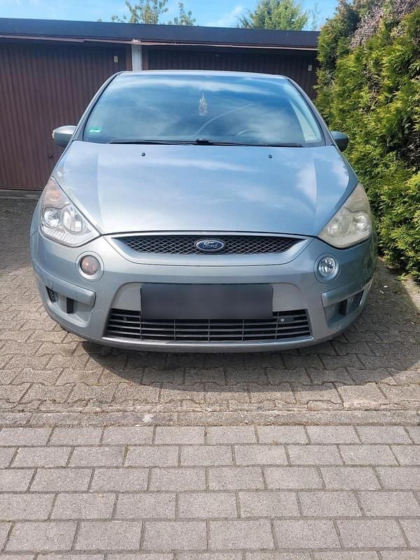 Second-hand Ford S-MAX S 140 CP (102 kW) 2008 Argintiu Monovolum
