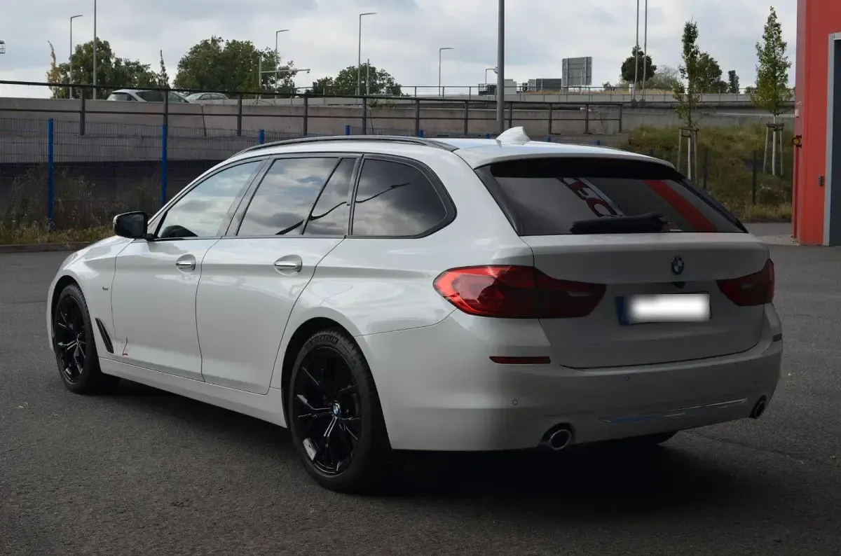 Gebraucht BMW 520 Luxury Line 190 PS (139 kW) 2018 Weiß Limousine