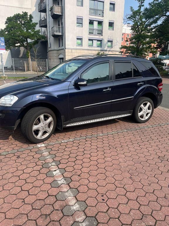 Blau Gebraucht 2007 Mercedes ML280 SUV | 10.000 € (Fairer Preis) - Bild 1/4