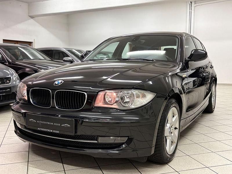 Gebraucht BMW 118 143 PS (105 kW) 2011 Schwarz Kleinwagen