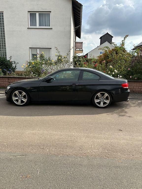 Schwarz Gebraucht 2006 BMW 325 Coupé | 9.800 € (Fairer Preis) - Bild 1/4