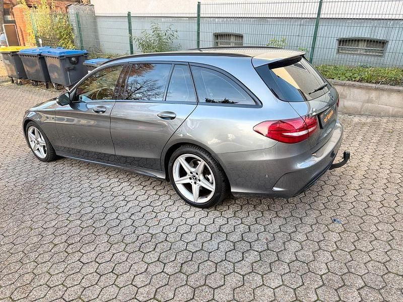 Gebraucht Mercedes C200 Sport 136 PS (100 kW) 2019 Grau Kombi