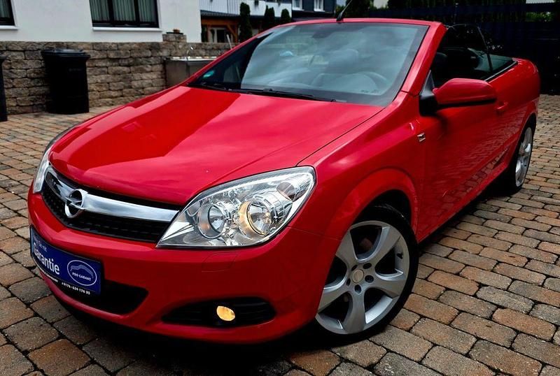 Rot Gebraucht 2008 Opel Astra Cabriolet Cabrio | 3.499 € (Fairer Preis) - Bild 1/4
