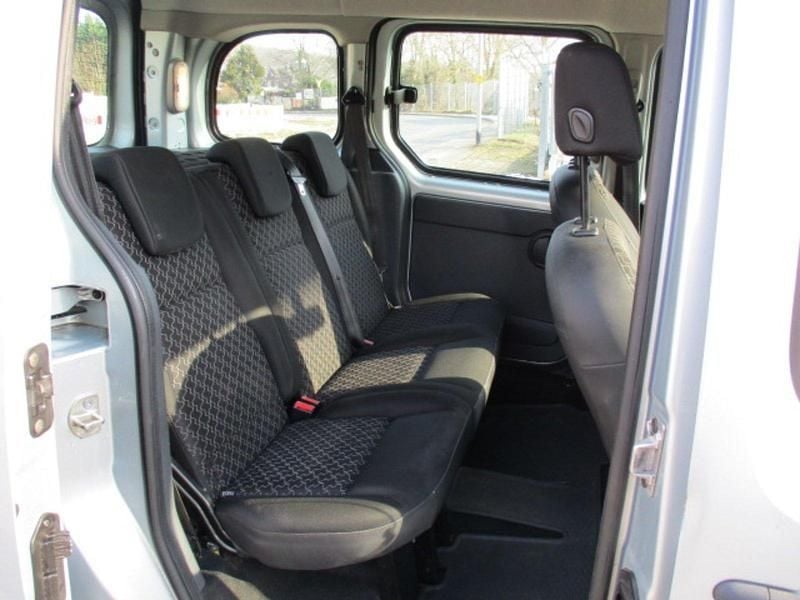 Gebraucht Renault Kangoo Happy Family 90 PS (66 kW) 2012 Grau Kombi