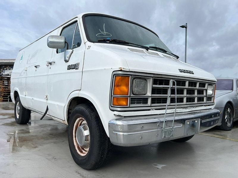 Second-hand Dodge Ram 1987 Alb Pickup