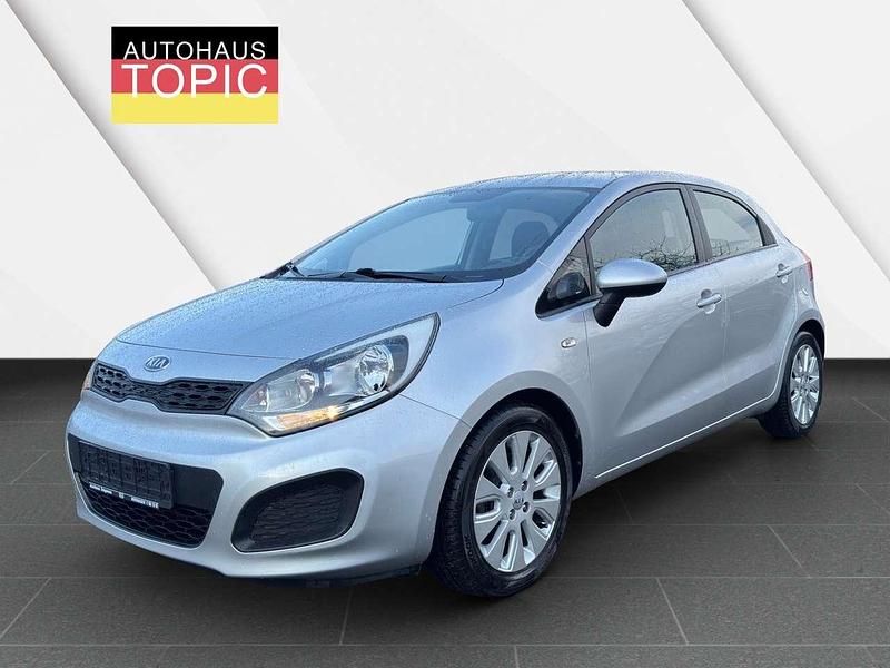 Gebraucht Kia Rio Edition 7 109 PS (80 kW) 2011 Brilliantsilber met. Kleinwagen